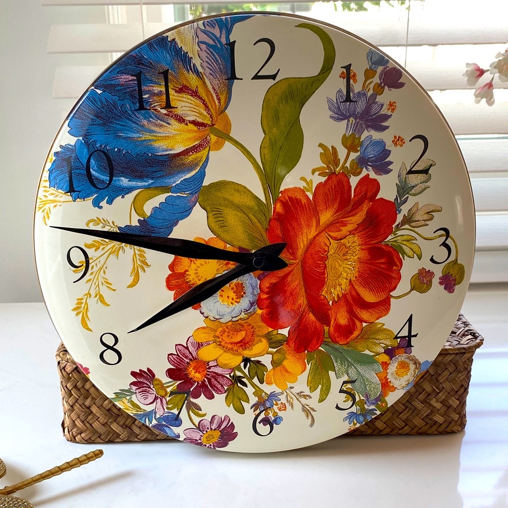 Mackenzie Childs White Flower Market CLOCK 🌻🌸🌺🕥gorgeous like New hand- painted